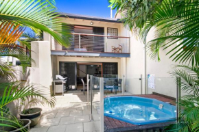 2/61 Noosa Parade